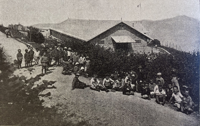 Colonia alpina di Candrai (TN), primi anni Venti (<i>Le colonie scolastiche in Italia nell’anno 1924</i>, Istituto poligrafico dello Stato, Roma 1925)